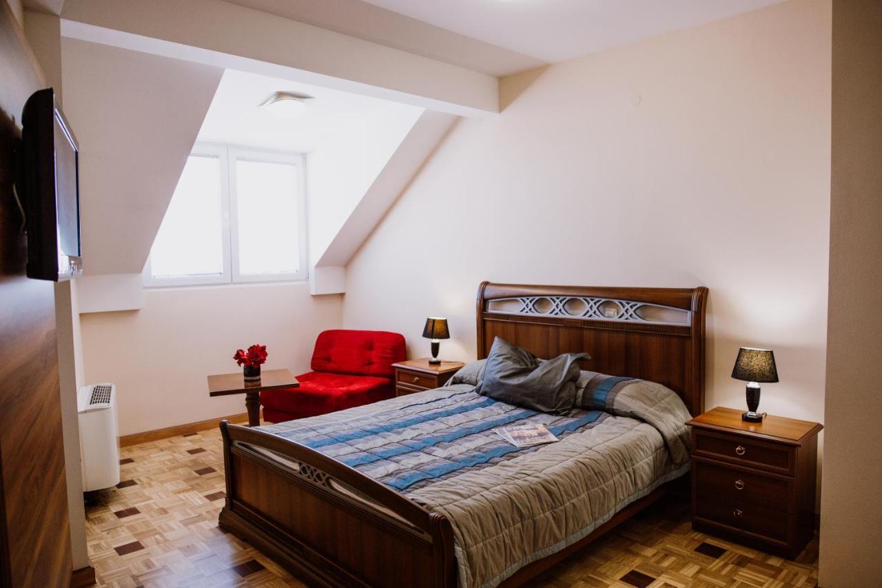 Bela Kuka Hotel Битола Экстерьер фото
