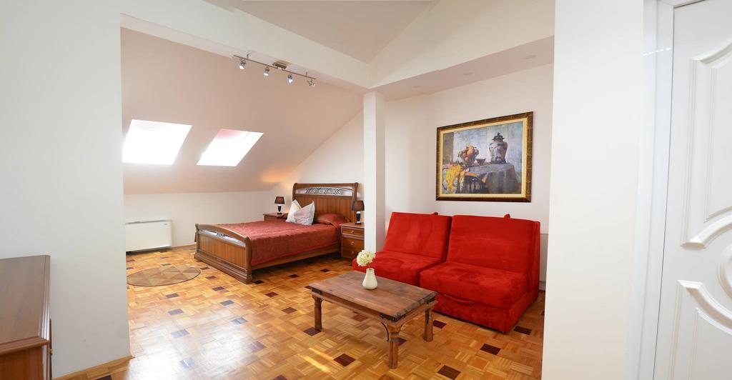 Bela Kuka Hotel Битола Экстерьер фото